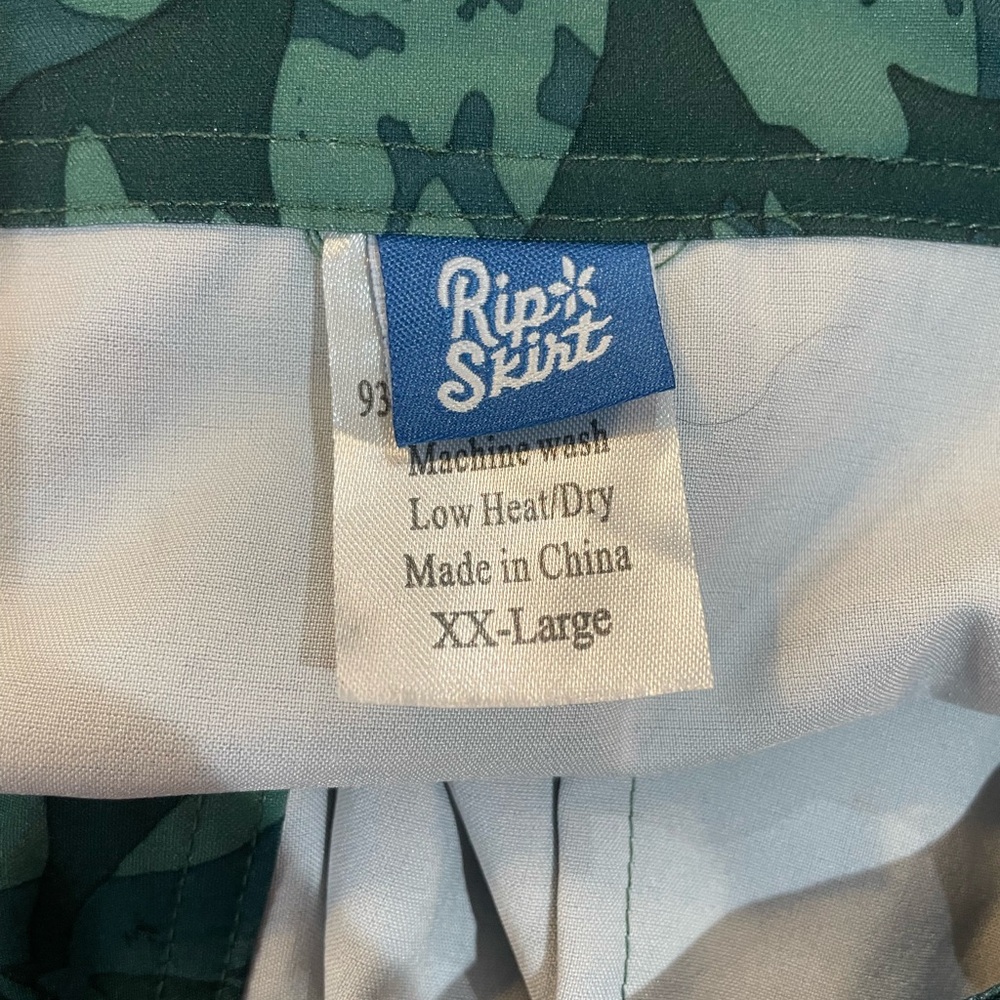 RipSkirt Hawaii wrap skirt in a green tropical Monstera leaf print - XXL - Picture 3 of 3